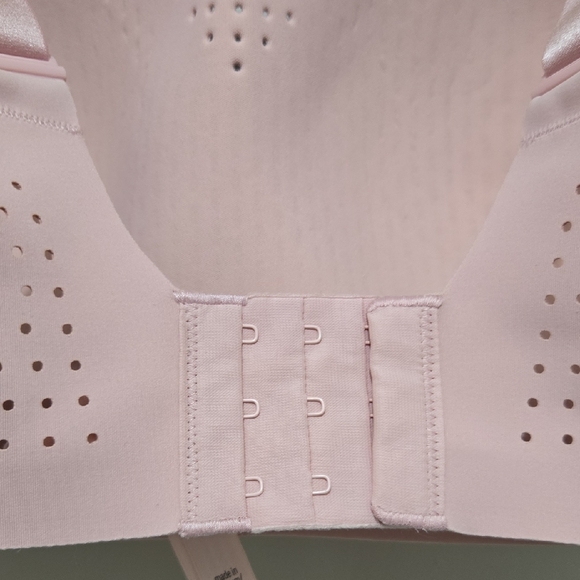 VSX Featherweight Max™ Sports Bra - Picture 6 of 11